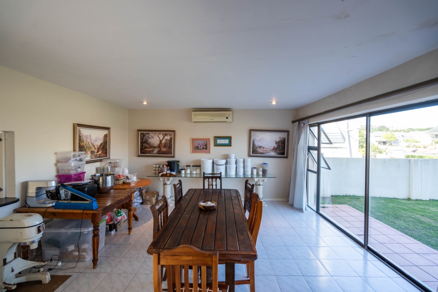 7 Bedroom Property for Sale in Royal Alfred Marina Eastern Cape